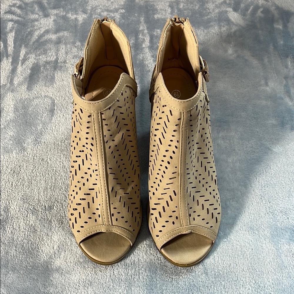 TOP Moda Stylish Tan Peep-Toe Ankle Boots